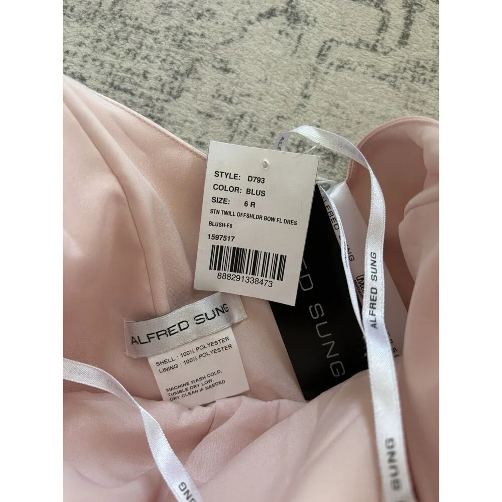 Alfred Sung Off-the-Shoulder Bow Back Satin Trumpet Gown Blush Satin Size 6 D793 - Picture 4 of 11